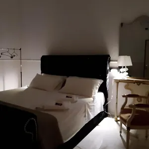 Palazzo Novecento Centro Storico Bed & Breakfast